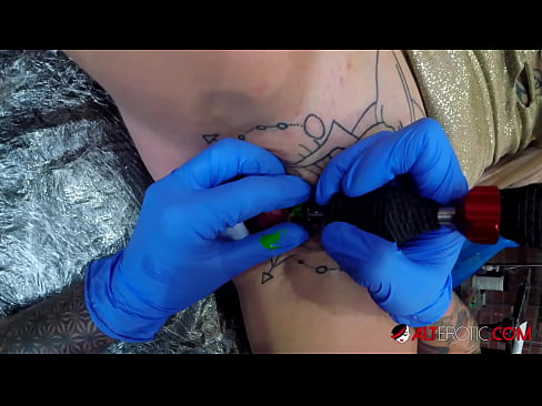 ❤️ Sully Savage, o bunăciune extrem de tatuată, și-a făcut un tatuaj pe clitorisul ei ❤❌ at ro.corona-pass.ru ❌️